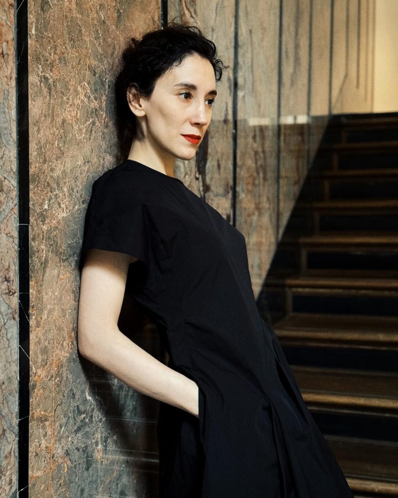 Sibel Kekilli modeling ass