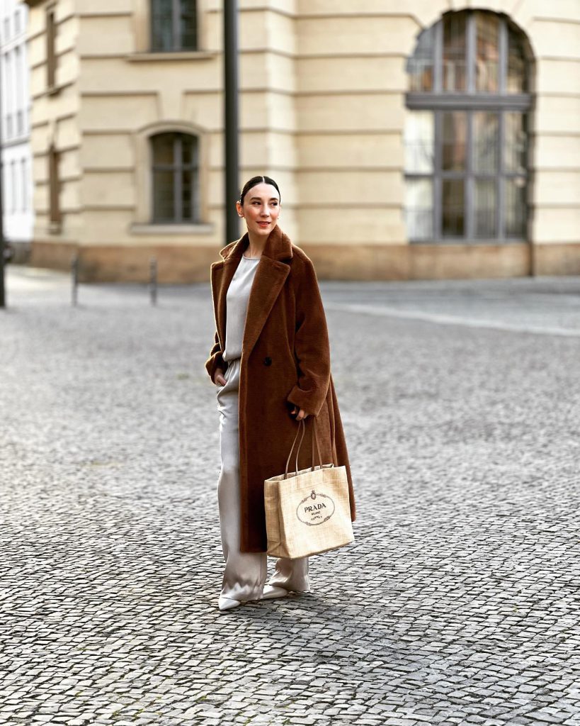 Sibel Kekilli poses xxx