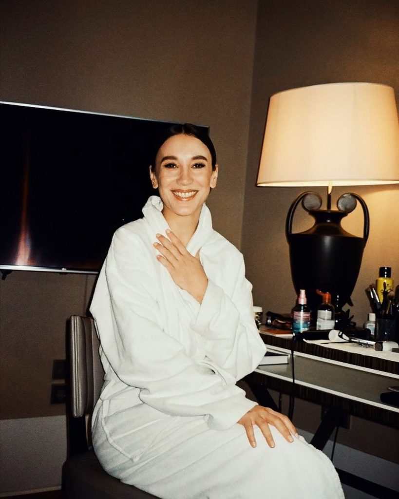 Sibel Kekilli smiles hot