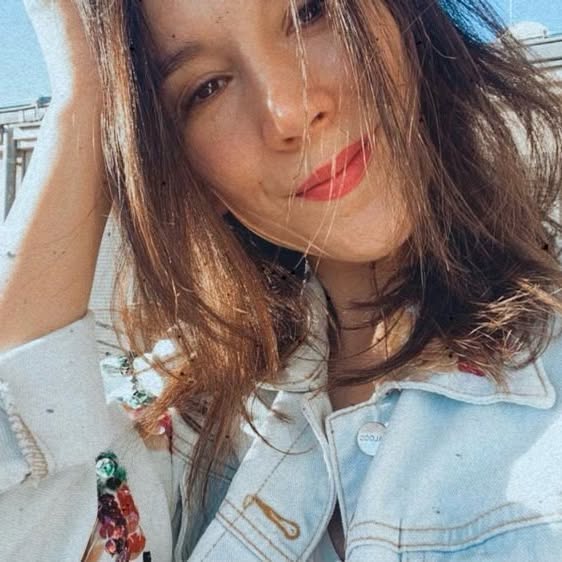 Sibel Kekilli smiles hot images