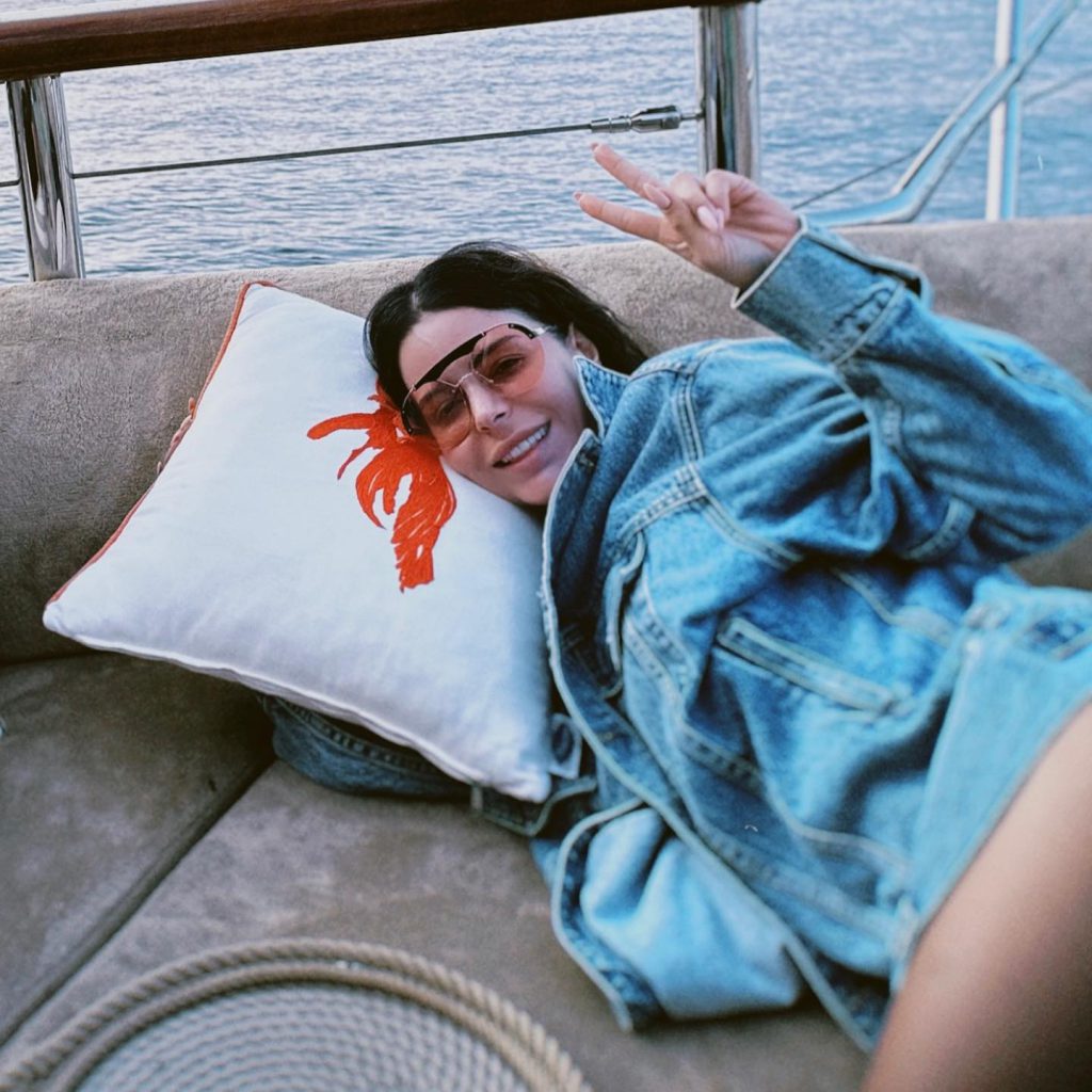 Simge ardent hot bikini