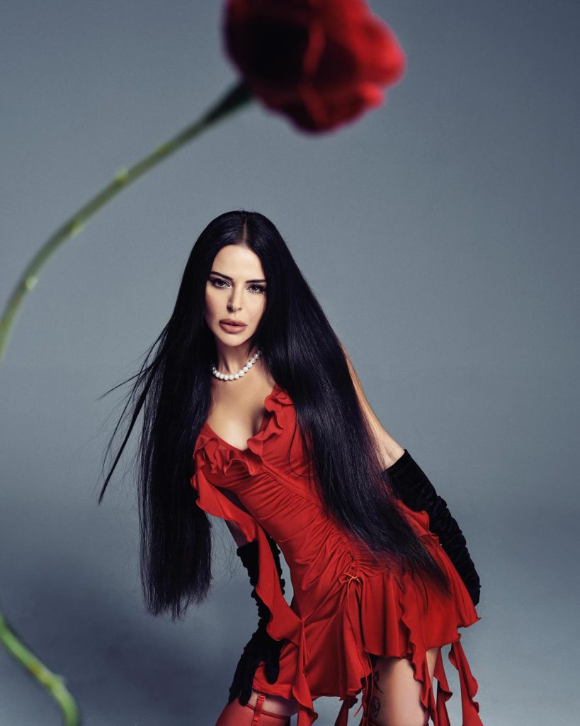 Simge ardent sex scenes