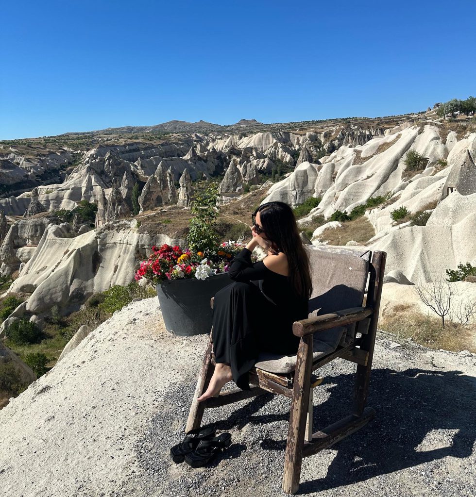 Simge beautiful bikini