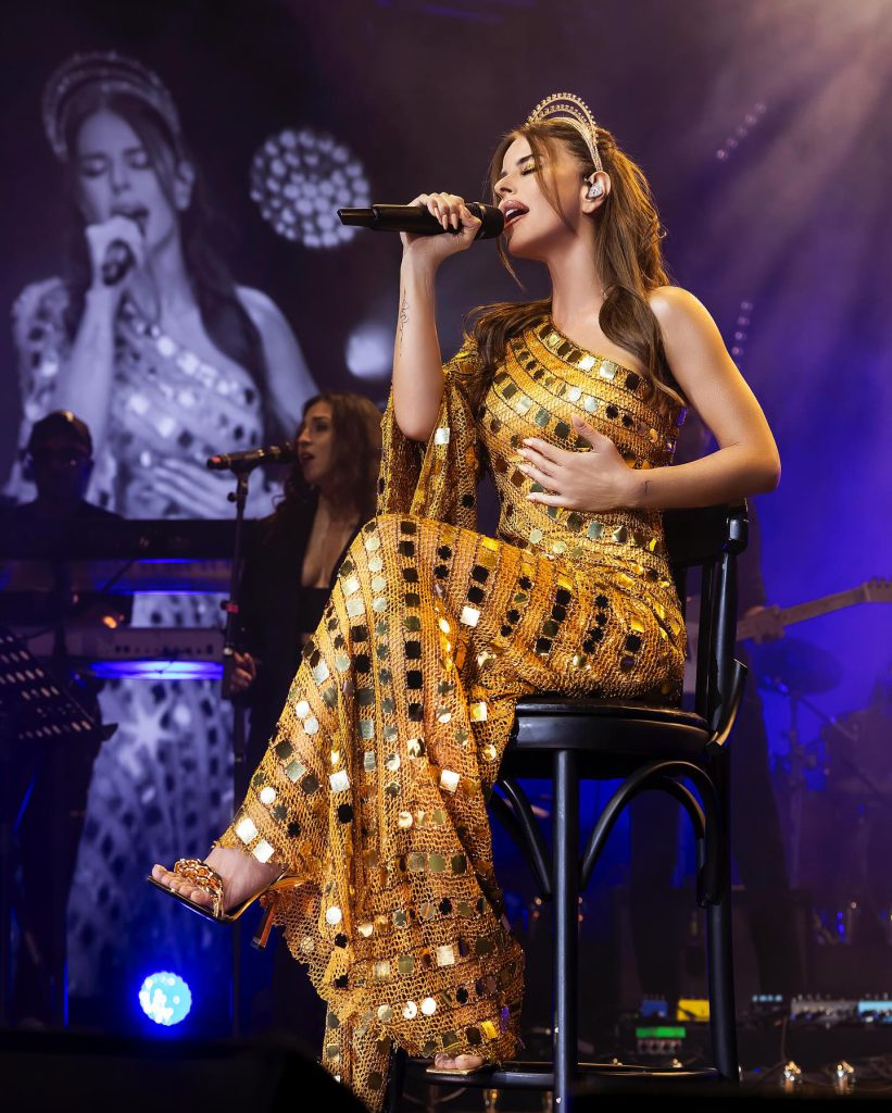 Simge looks sex scenes