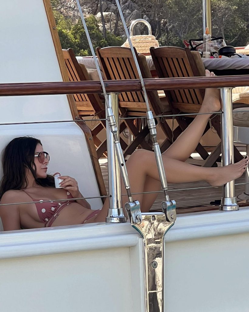 Simge slut hot photos