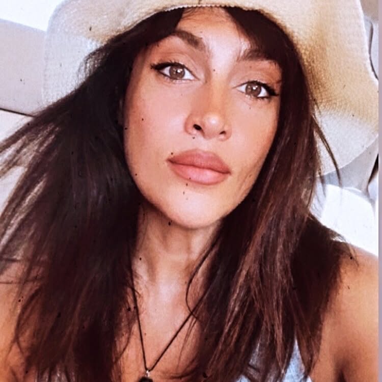 Tuğba Ekinci ardent hot pics