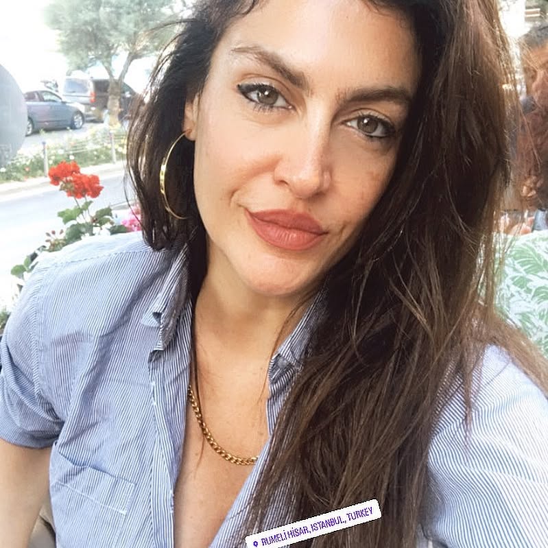 Tuğba Ekinci ardent sexy