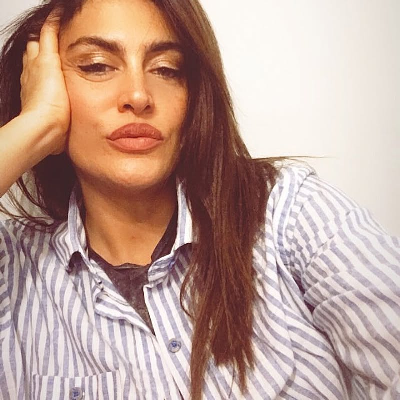 Tuğba Ekinci depicts fire boobs