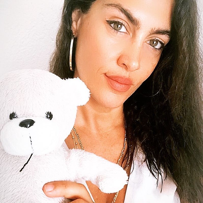 Tuğba Ekinci depicts fire hot images