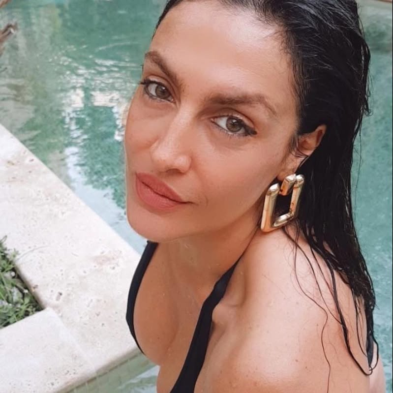 Tuğba Ekinci depicts fire hot pics