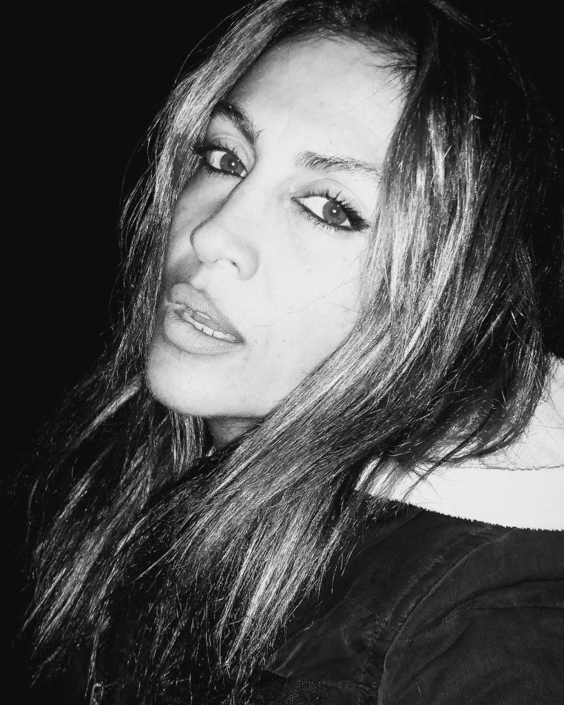 Tuğba Ekinci depicts fire pussy