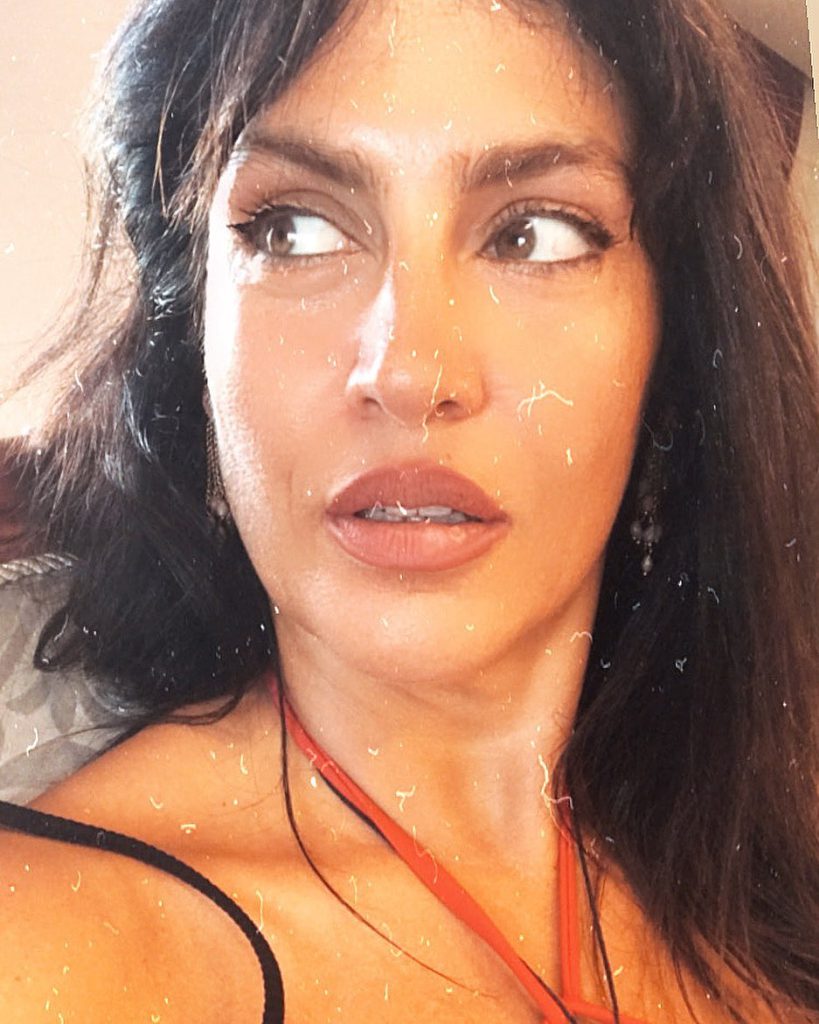 Tuğba Ekinci modeling hot