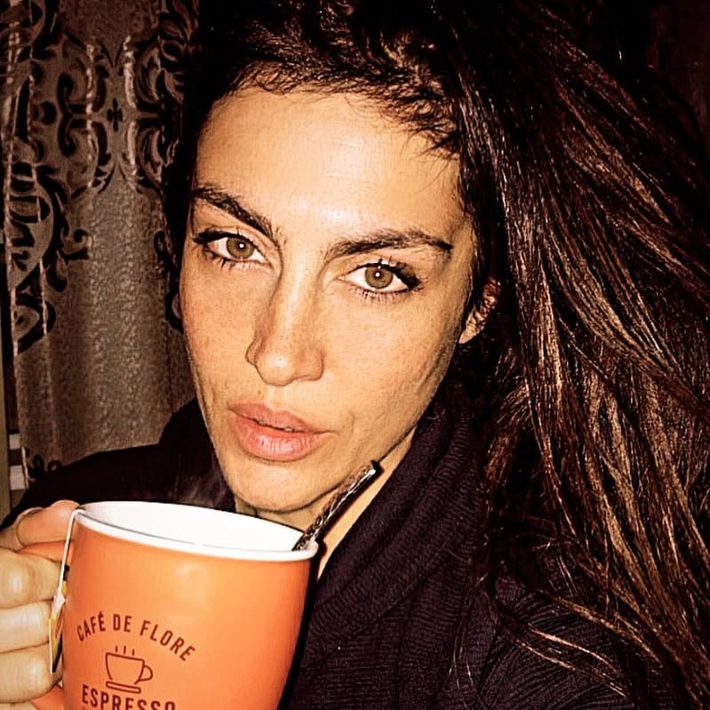 Tuğba Ekinci poses fuck