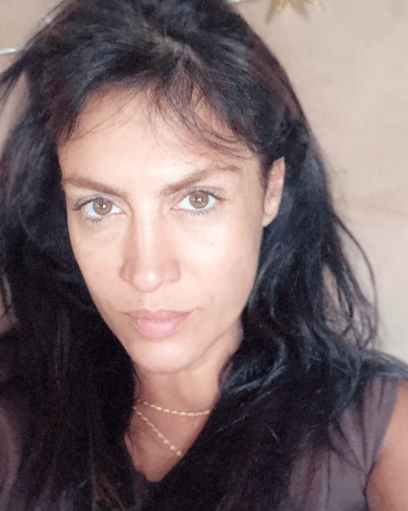 Tuğba Ekinci poses hot xxx