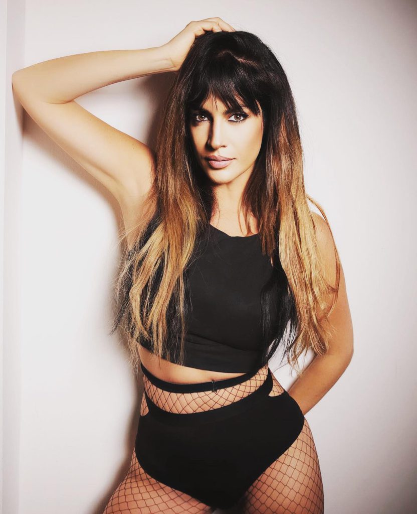 Tuğba Ekinci poses nudes