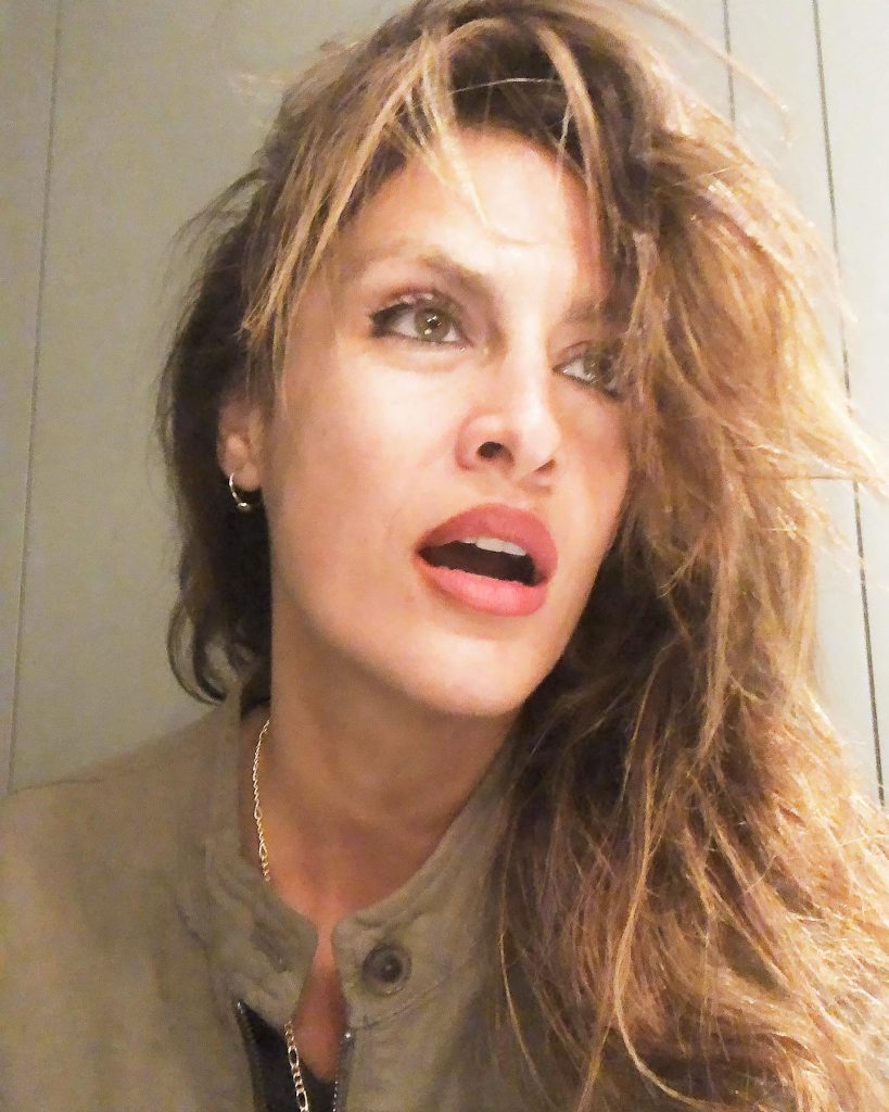 Tuğba Ekinci poses sex scenes