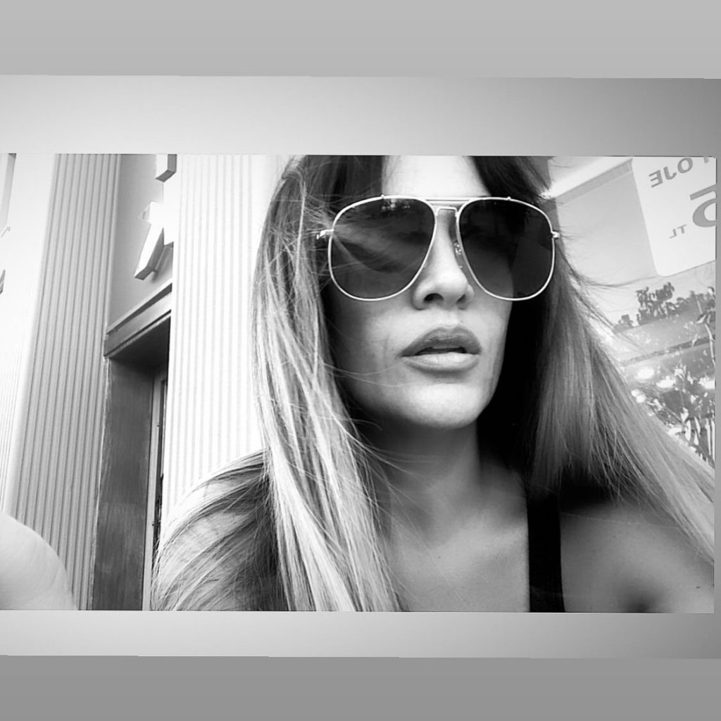 Tuğba Ekinci poses sexy