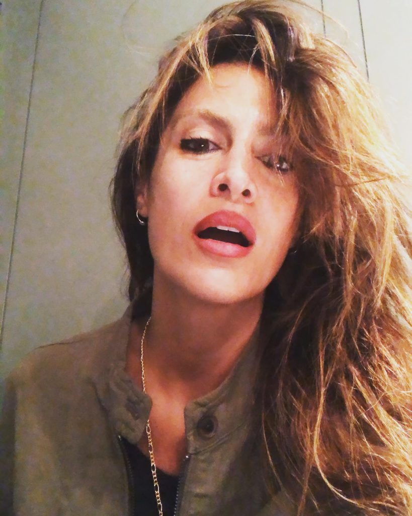 Tuğba Ekinci poses xxx porn