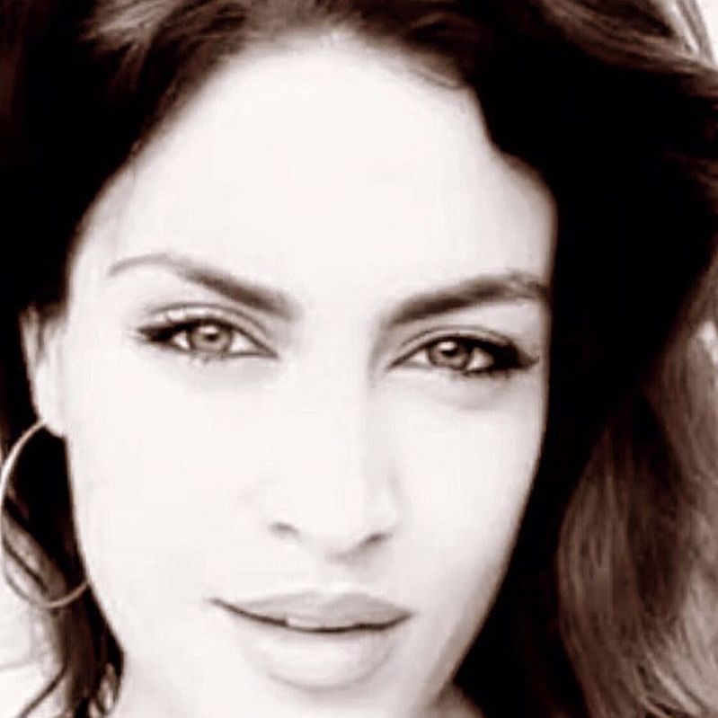 Tuğba Ekinci poses xxx