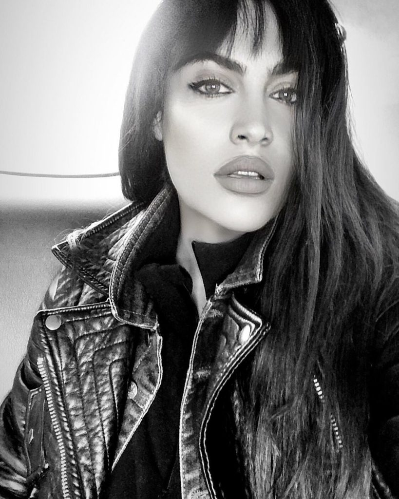 Tuğba Ekinci sex scenes