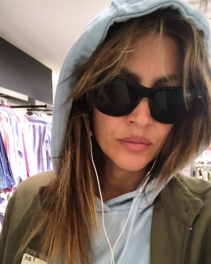 Tuğba Ekinci smiles ass