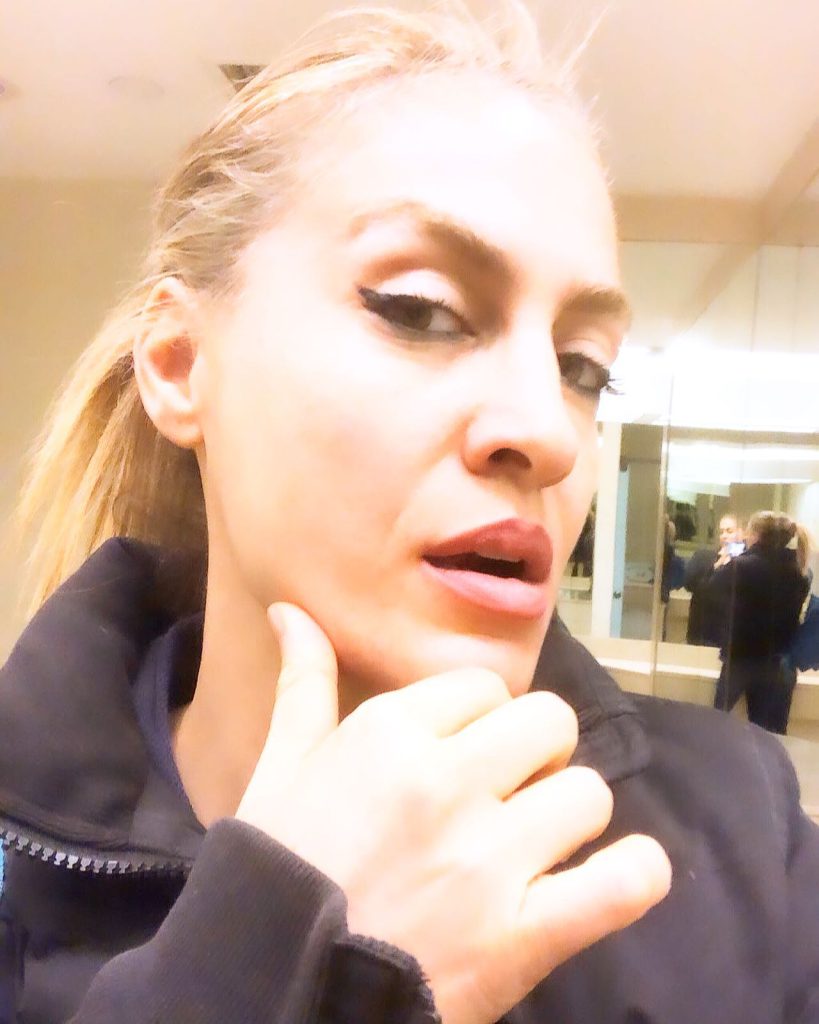 Tuğba Ekinci smiles hot xxx