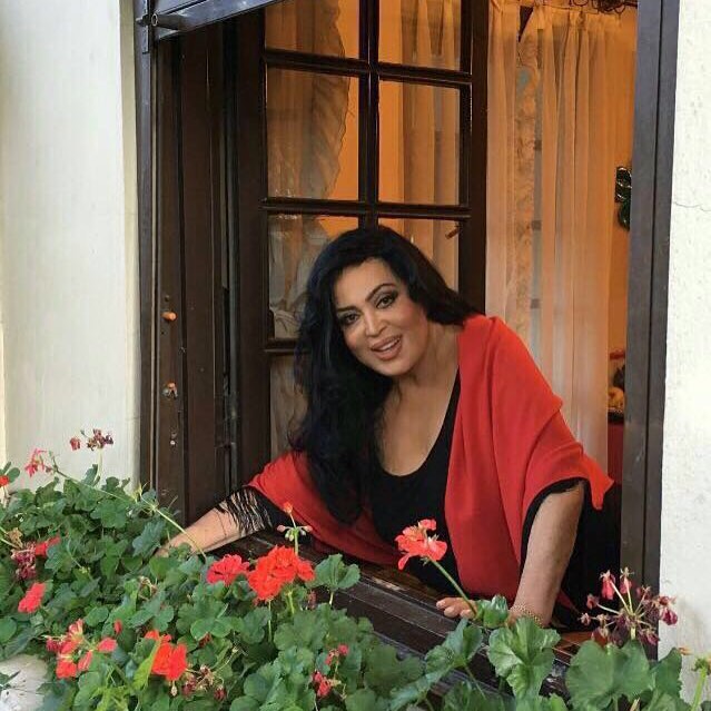 Türkan Şoray ardent ass