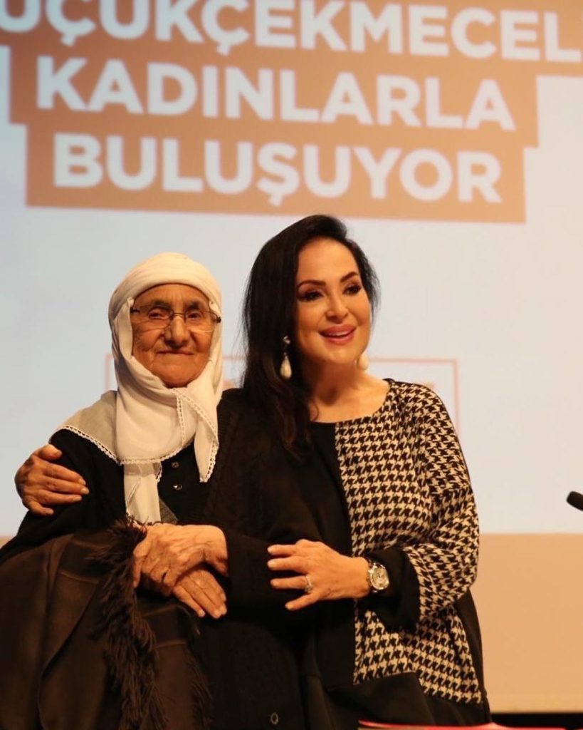 Türkan Şoray ardent naked