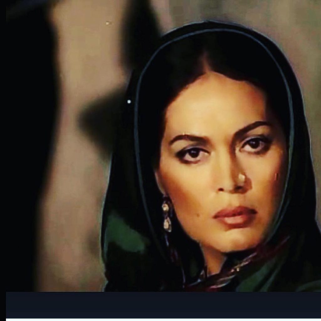 Türkan Şoray ardent nude