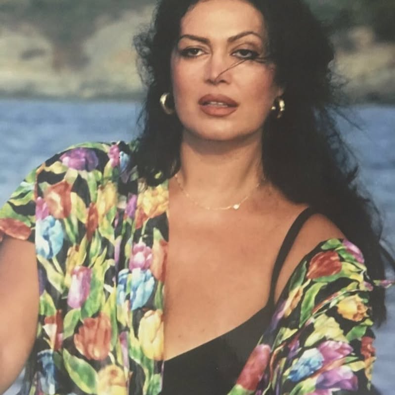 Türkan Şoray depicts fire hot bikini