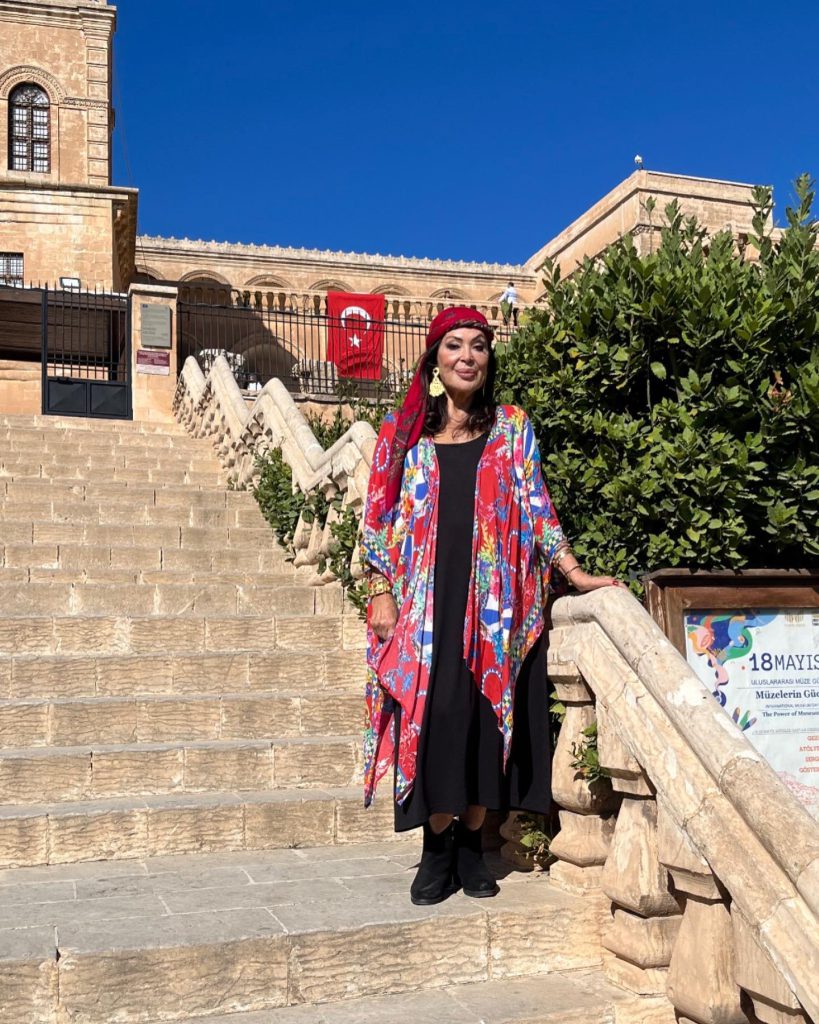 Türkan Şoray depicts fire sex