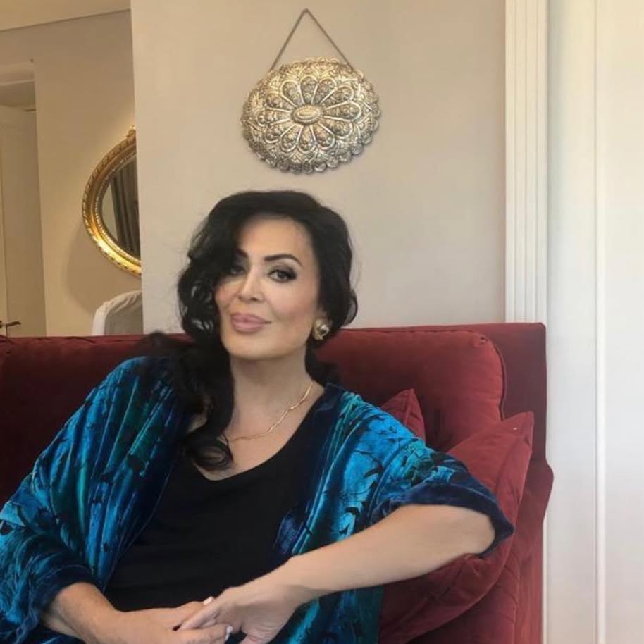 Türkan Şoray depicts fire sexy