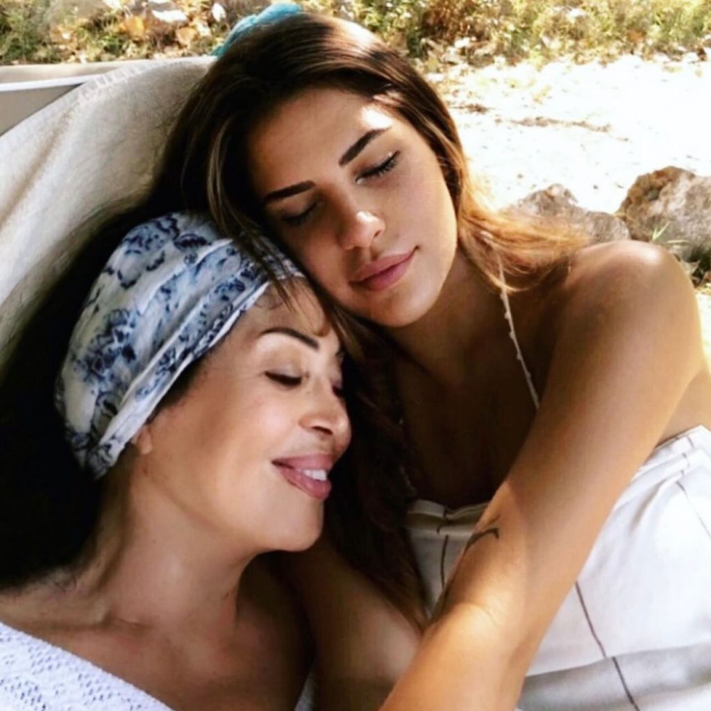 Türkan Şoray looks naked