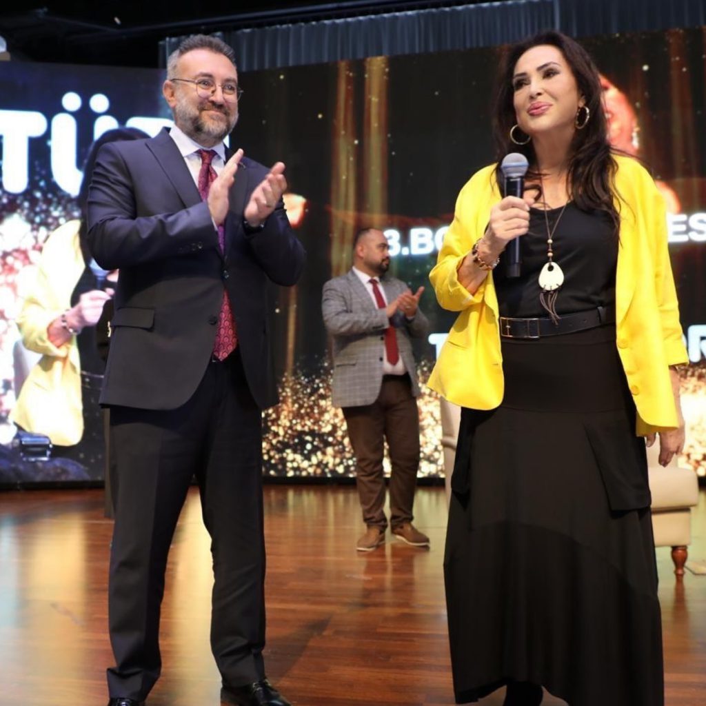 Türkan Şoray looks nudes