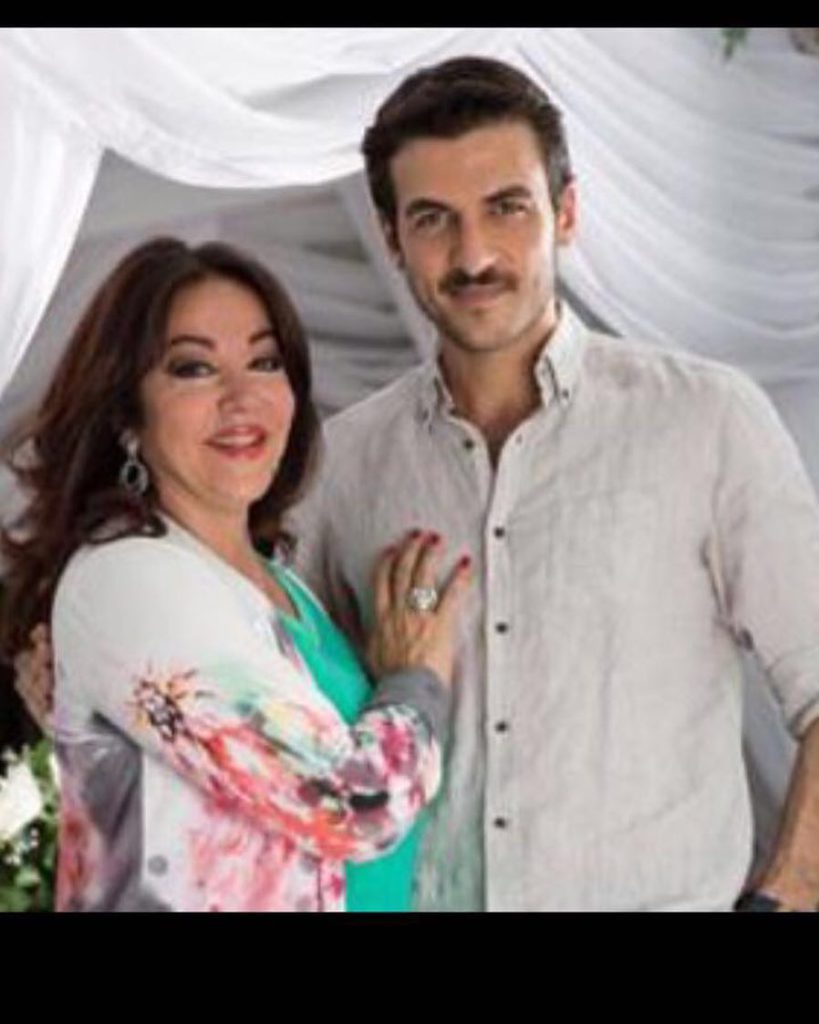 Türkan Şoray looks sex