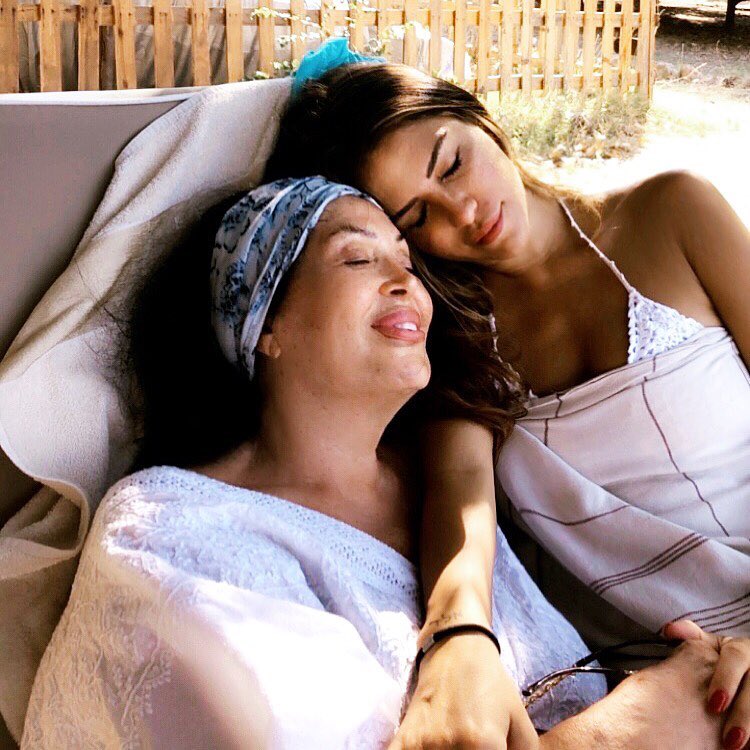 Türkan Şoray modeling nude