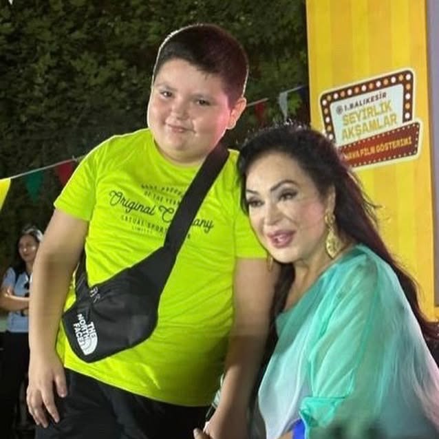 Türkan Şoray naked