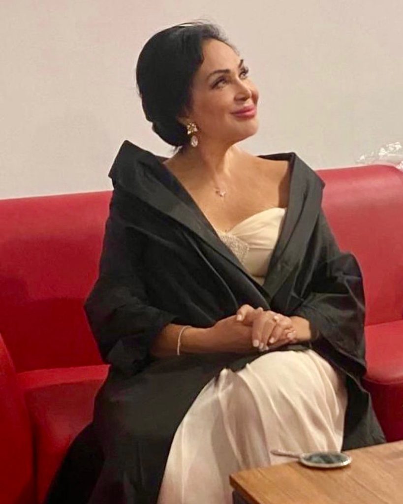 Türkan Şoray naked