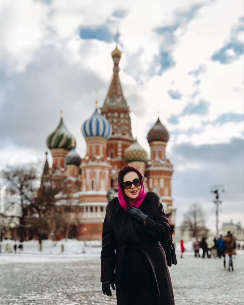 Türkan Şoray poses porn