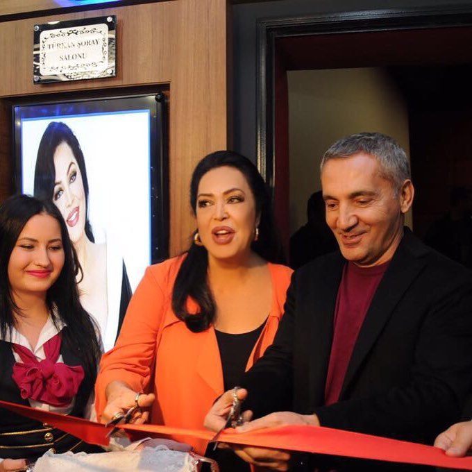 Türkan Şoray poses sex