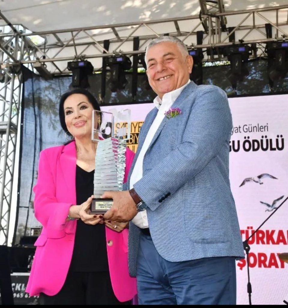 Türkan Şoray poses sexy