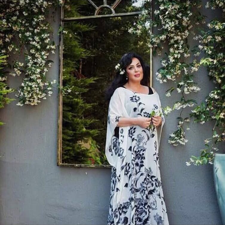 Türkan Şoray smiles hot pics