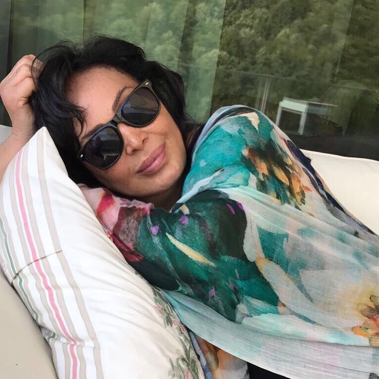 Türkan Şoray smiles naked